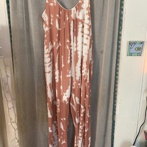 Womens coral & white tie dye printed pantsuit; size: M/LG never worn, like new!